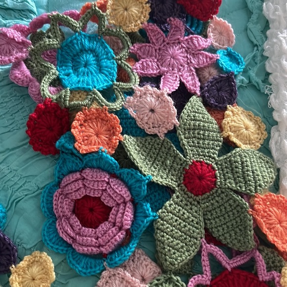 Cotton patch flower scarf - Picture 3 of 3